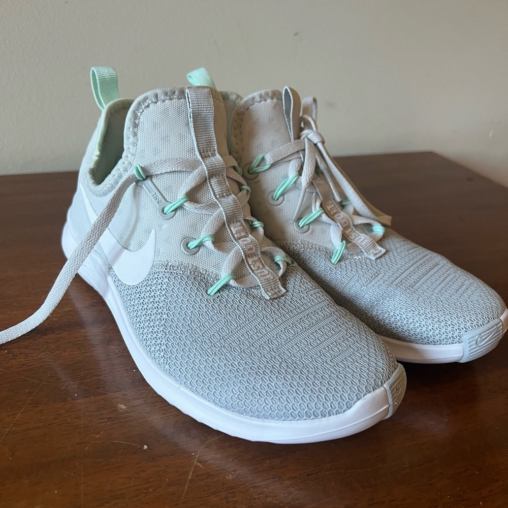 Brand new girls Nike shoes